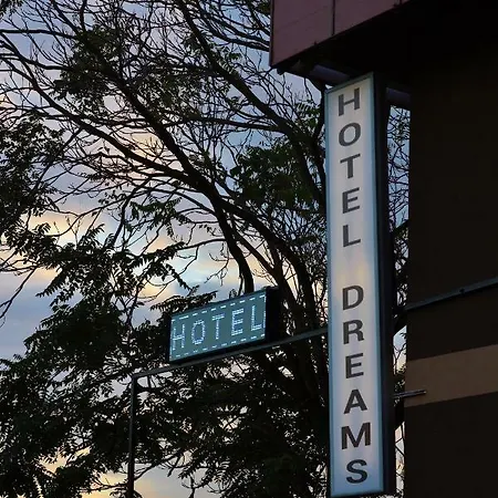 Dreams Hotel *